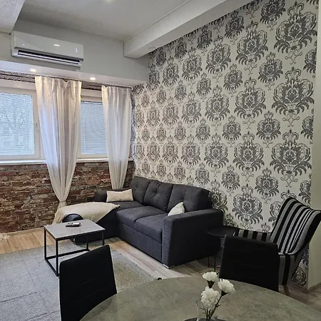 Newly Renovated With Sauna, Near Golf Appartement